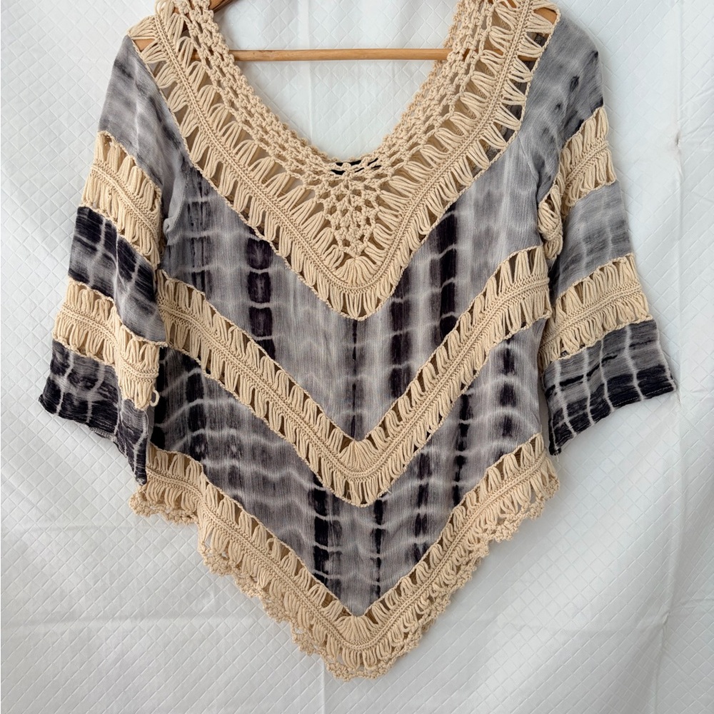Boho Crochet Trim Tie-Dye V-Neck Blouse - Beige & Black